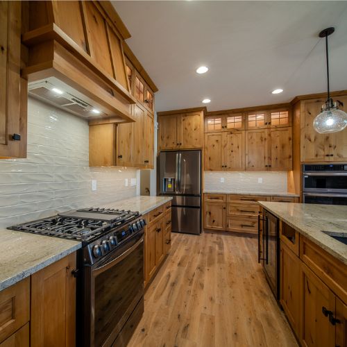 Porcelain Backsplash and Hardwood, Yorkville
