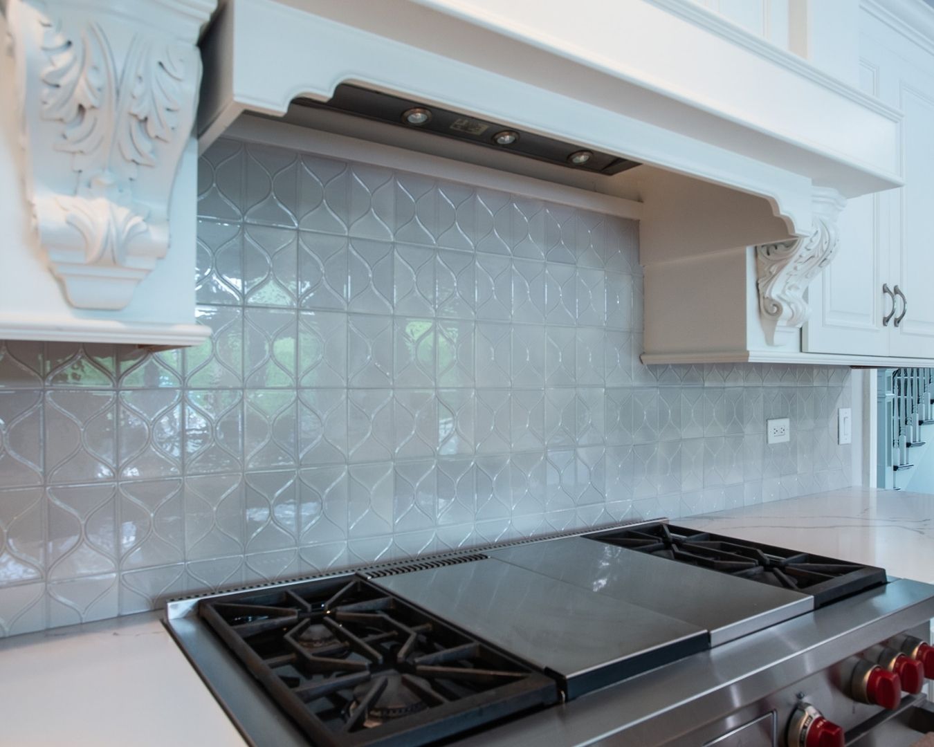 Kitchen tile backsplash